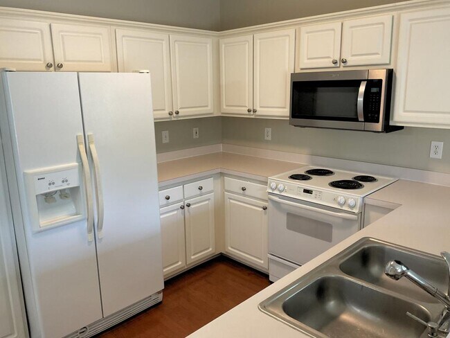 Building Photo - 6307 Sweetwater Blvd