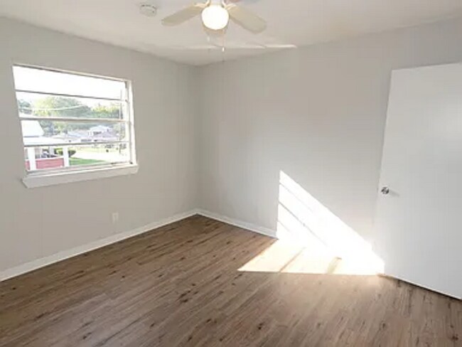 Building Photo - 2032 Stouts Rd