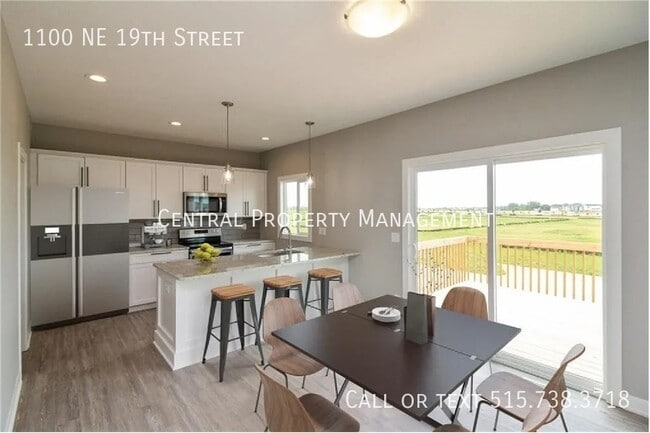 Building Photo - 1100 NE 19th St