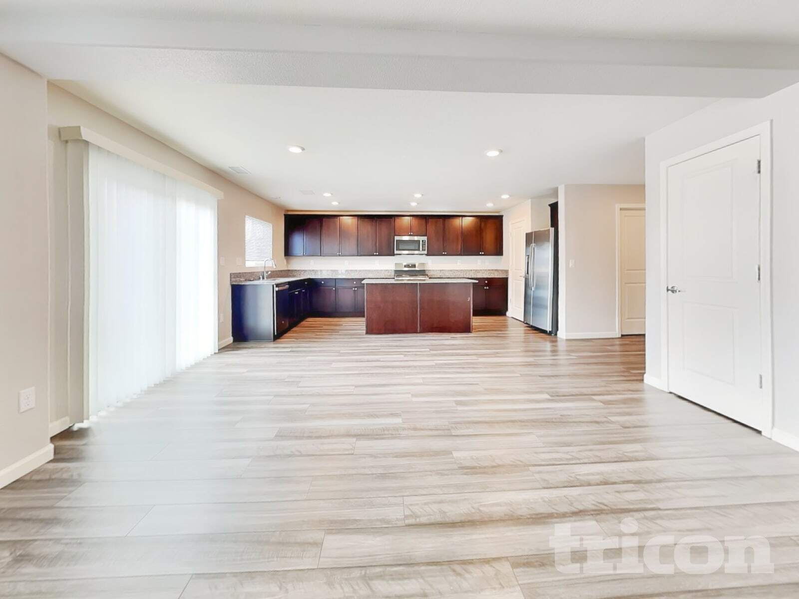 Building Photo - 8952 Elk Ravine Dr