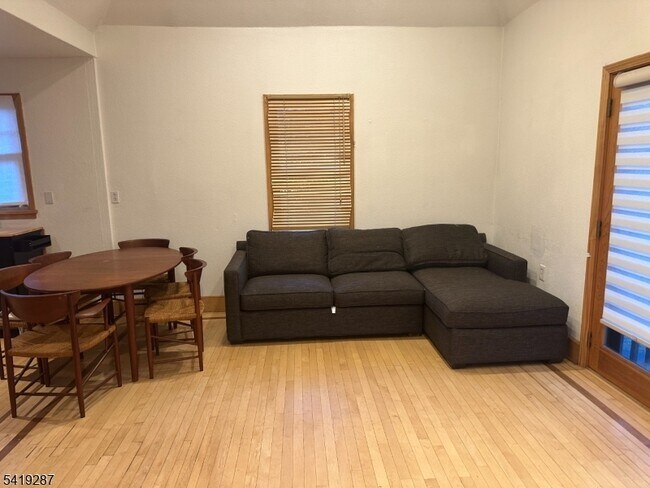 Building Photo - 325 Bogert Ave