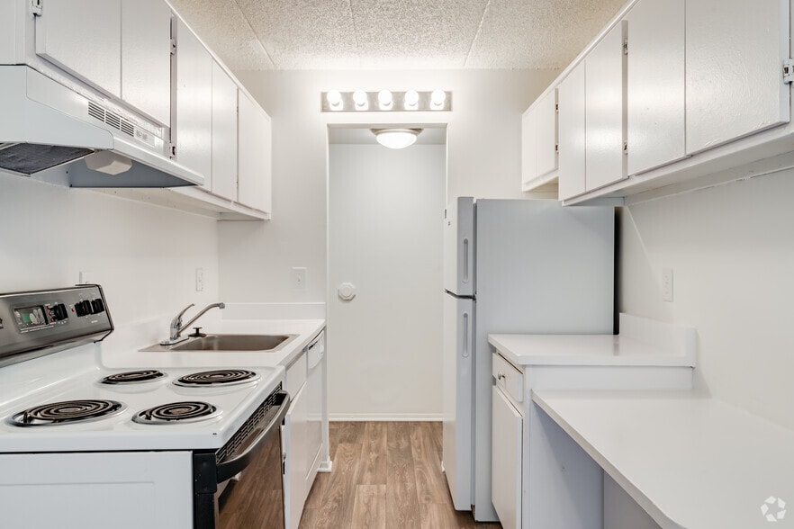 Primary Photo - Riverside Village Apartments