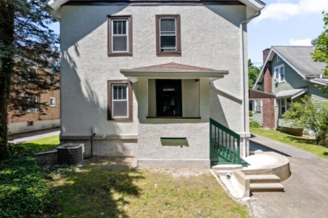 Building Photo - 63 Mitchell Ave