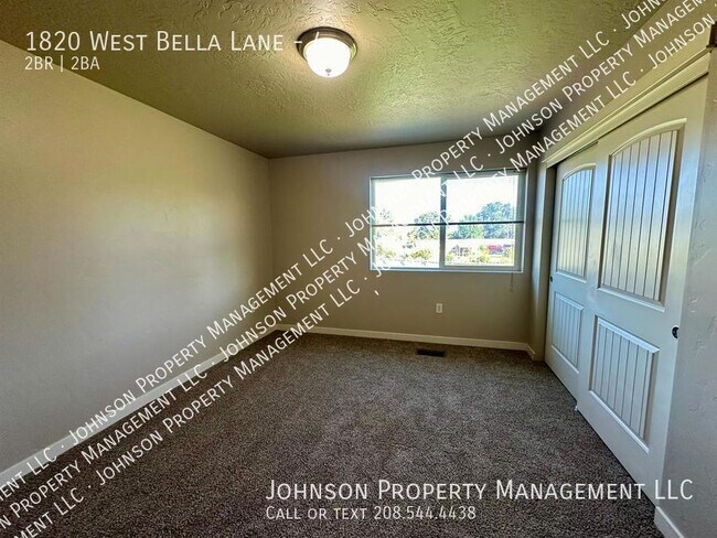 Building Photo - 1820 W Bella Ln