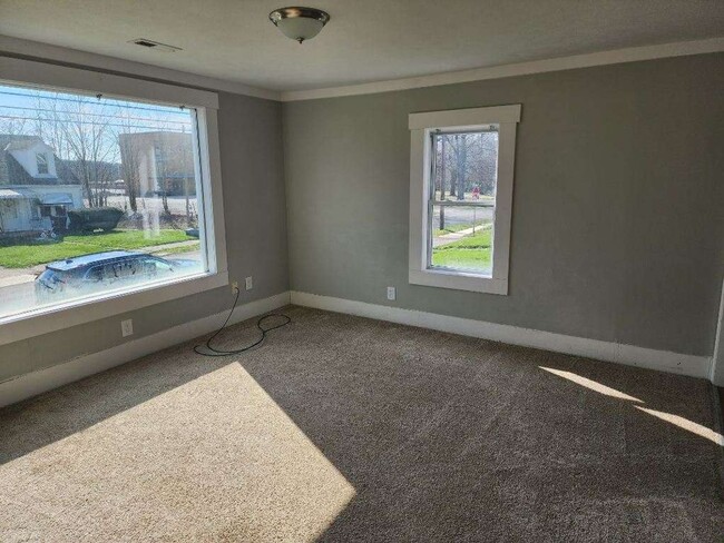 Building Photo - 3 Bedroom House for Rent