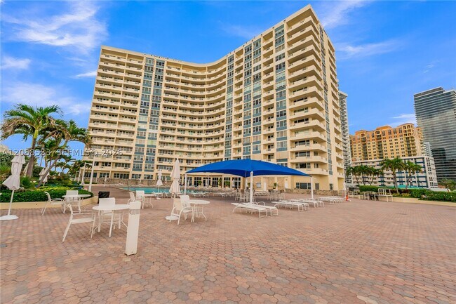 Building Photo - 3180 S Ocean Dr