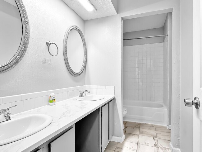 Building Photo - Coming Soon! 3 BR/2BA | Newly Renovated Single Family Home |2-Car Garage Parking | Large yard!