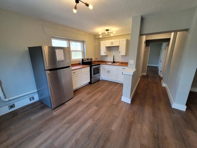 Building Photo - Sewanee (1105)