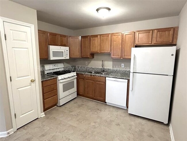 Building Photo - 2920 Barrymore St