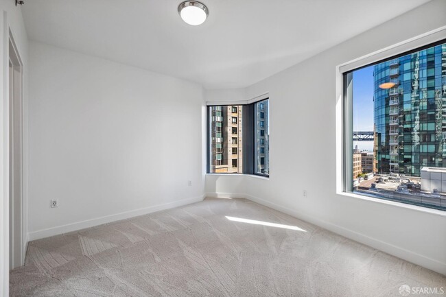 Building Photo - 280 Spear St