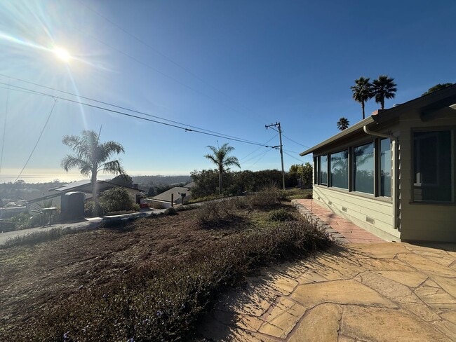 Building Photo - Panoramic Ocean View Home in Aptos! Move in incentive!