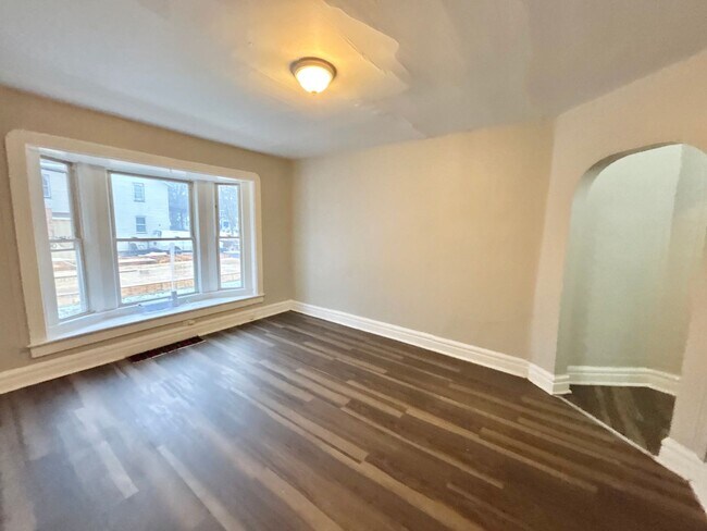 Building Photo - 148-152 Grand Avenue