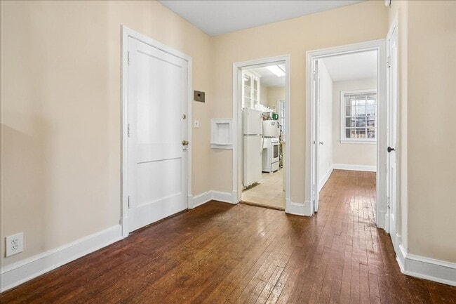 Building Photo - 3944 7th St NE