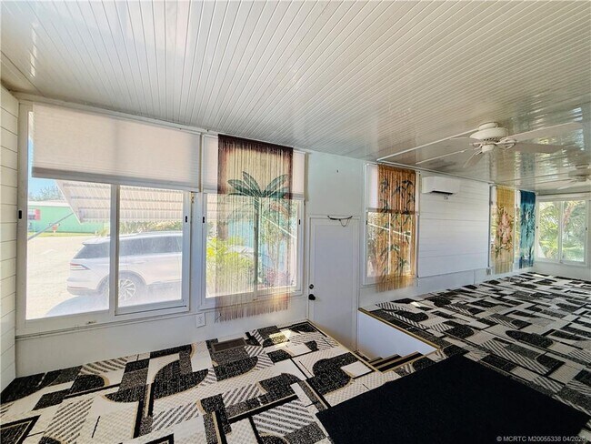 Building Photo - 10851 S Ocean Dr