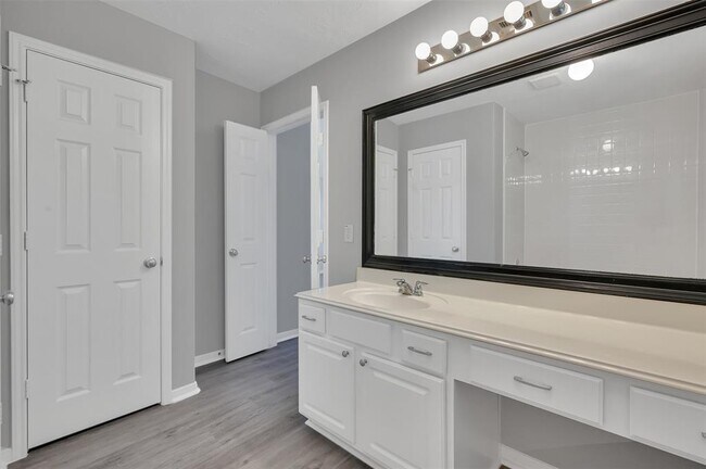 Building Photo - 12942 Iris Garden Ln