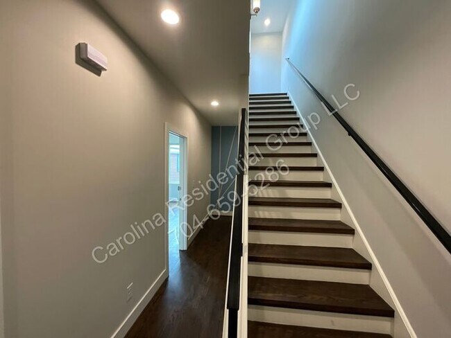 Building Photo - 1012 Westbrook Dr