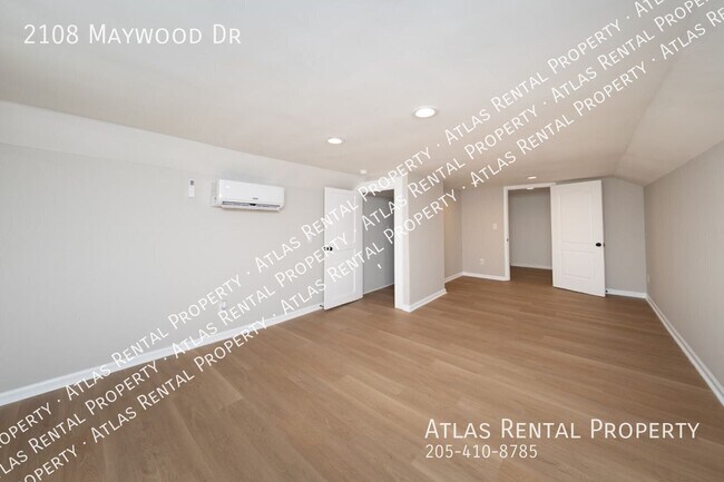 Building Photo - 2108 Maywood Dr