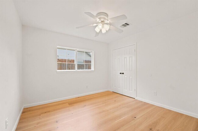 Building Photo - 1319 Rocky Creek Dr