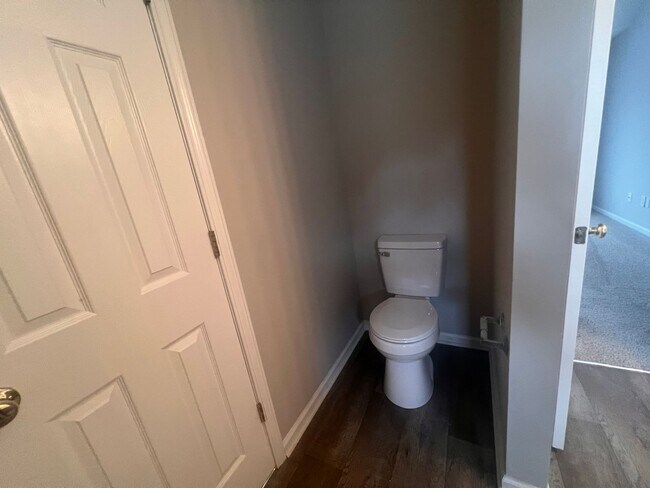 Building Photo - Charming 3-Bedroom Home with Endless Poten...