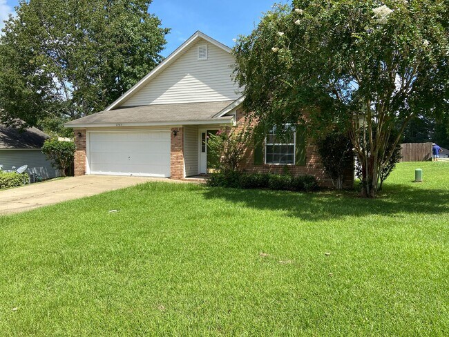 Building Photo - Leasing NOW. Killearn Lakes home with fenced in backyard