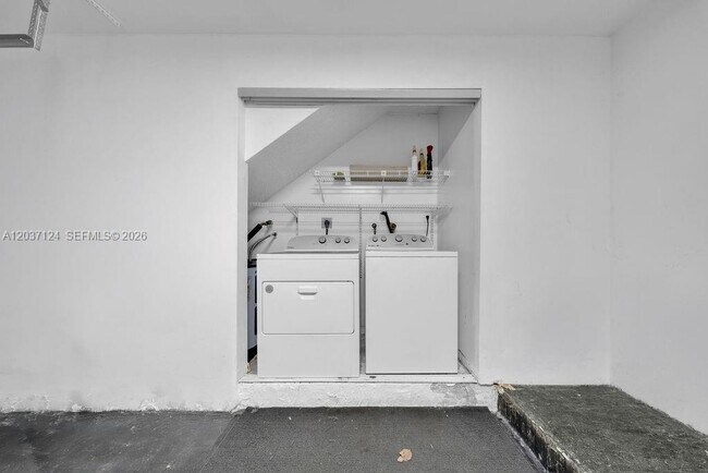 Building Photo - 11351 SW 63rd Terrace