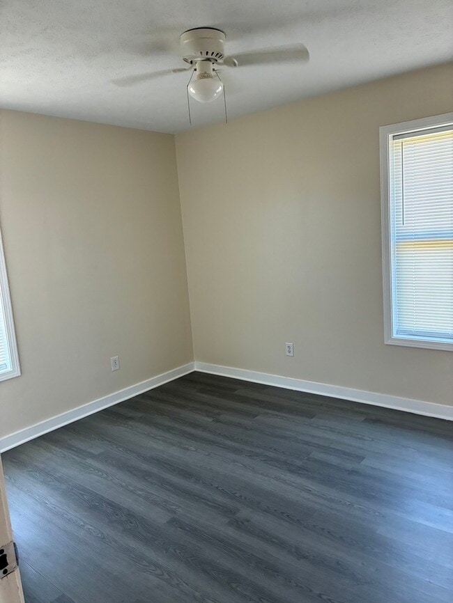 Building Photo - Beautiful 3/2 House