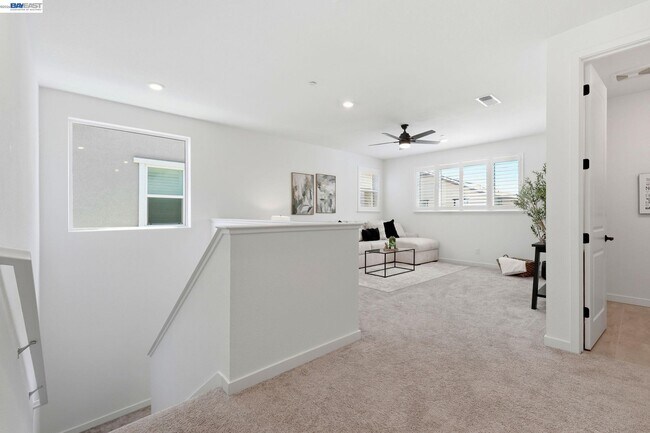Building Photo - 1550 Plumas Dr