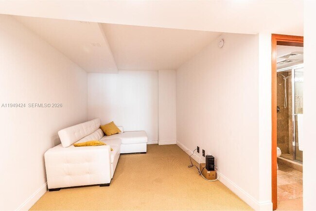 Building Photo - 9499 Collins Ave