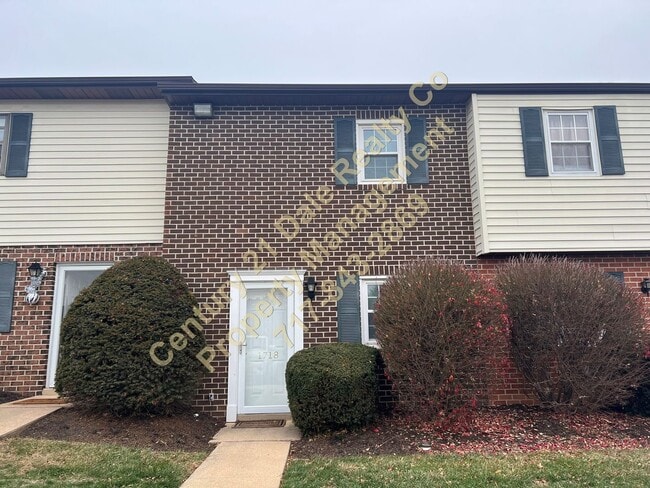 Primary Photo - 2 Bedroom Townhouse in West York