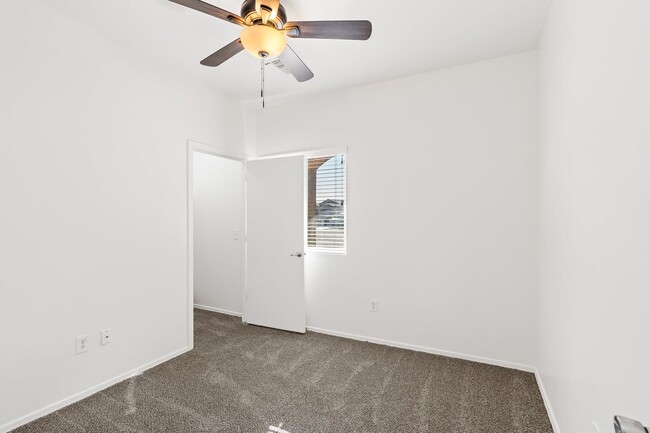 Building Photo - 7060 S Red Maids Dr