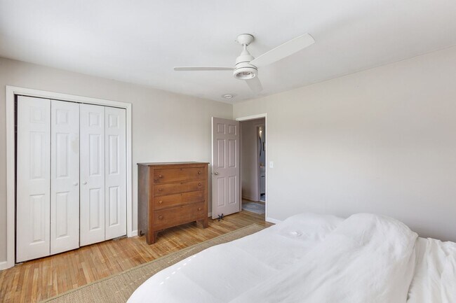 Building Photo - Bright East Nashville Townhome!