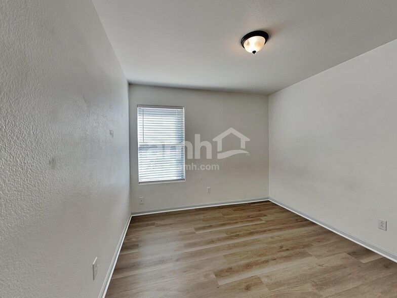Building Photo - 16647 W Melvin St