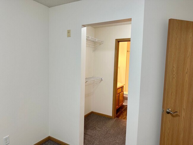 Building Photo - 4431 Calico Dr S
