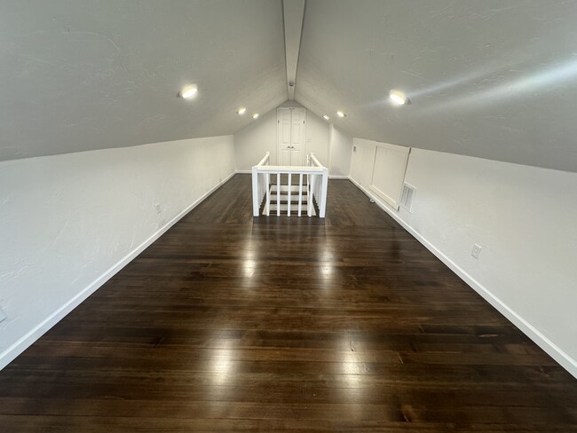 Building Photo - 417 SW 24th St