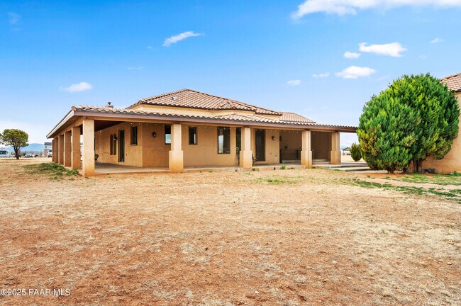 Building Photo - 7500 Michelotti Ranch Rd
