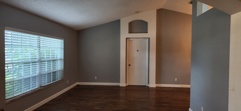 Living room - 3589 Egret Dr