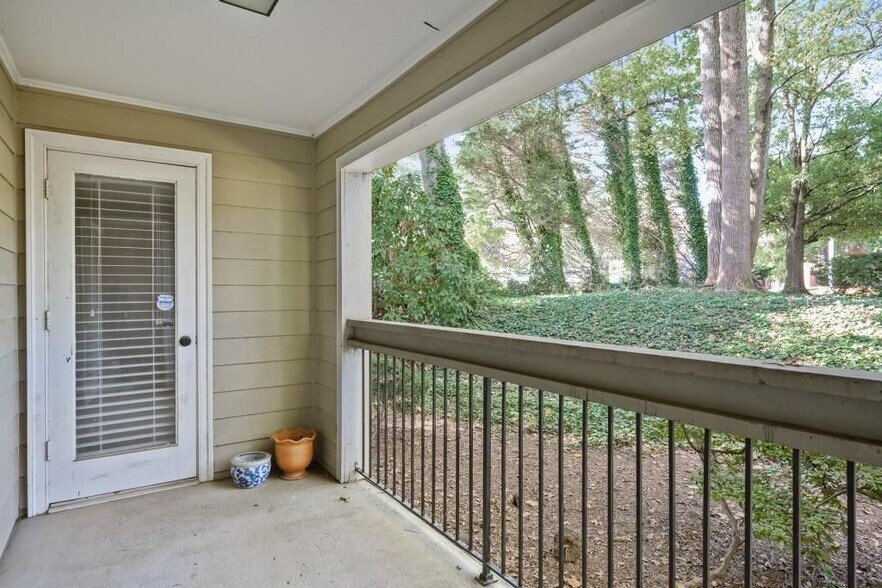 Building Photo - 558 Emory Oaks Way
