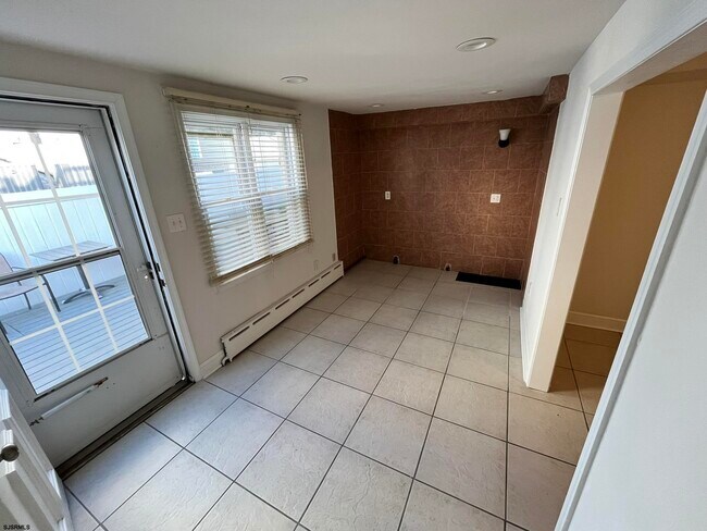 Building Photo - 9 N Wissahickon Ave