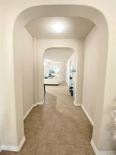 Building Photo - 314 River Briar Ln