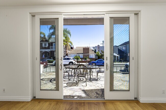 Building Photo - 119 Opal Ave