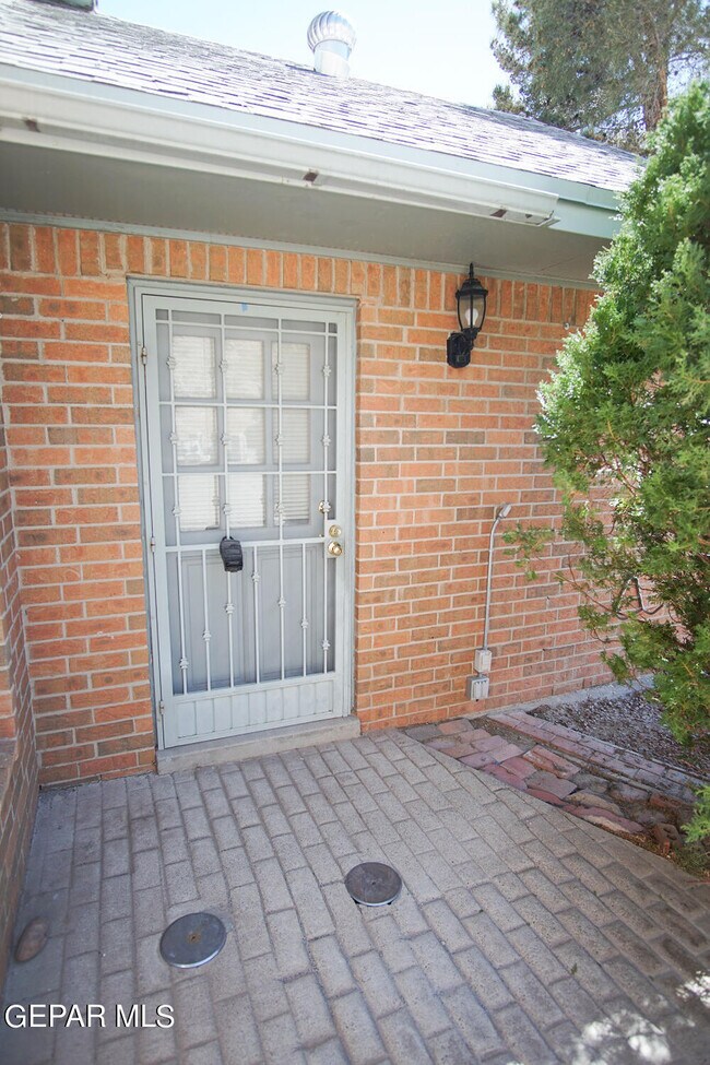 Building Photo - 1808 Gurss Pl