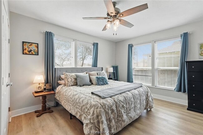 Building Photo - 105 N Haswell Dr