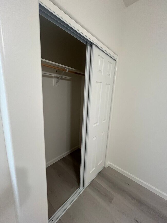 Building Photo - Newly Remodeled Home! MUST SEE!