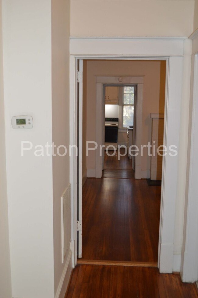 Building Photo - 1315-1317 Summerville Avenue - Inside CoC ...