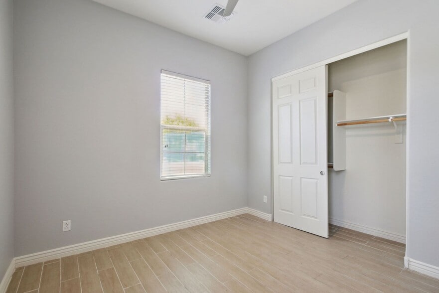 Building Photo - 7410 W Buckskin Trail