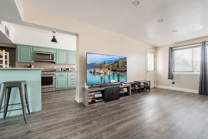 Building Photo - 5521 27th Ave