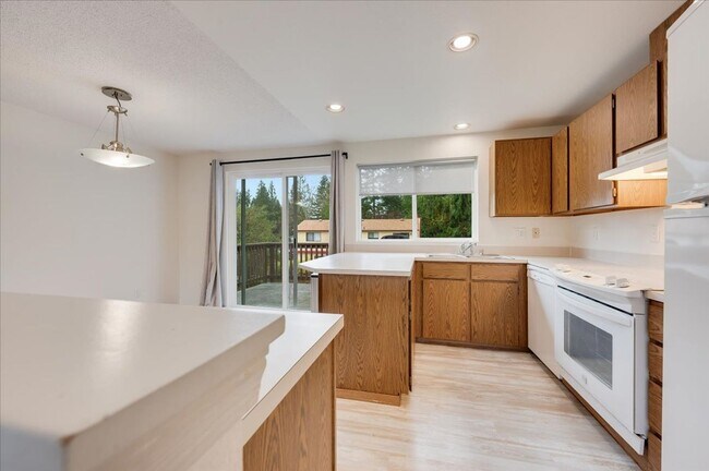 Building Photo - 3bd/2ba Bothell Home