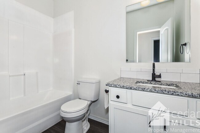 Building Photo - Stunning Townhome in East Wichita-This is a Must See!