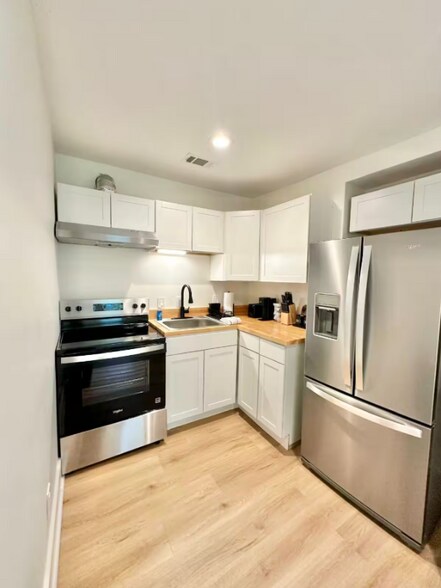 Building Photo - 1313 Live Oak St