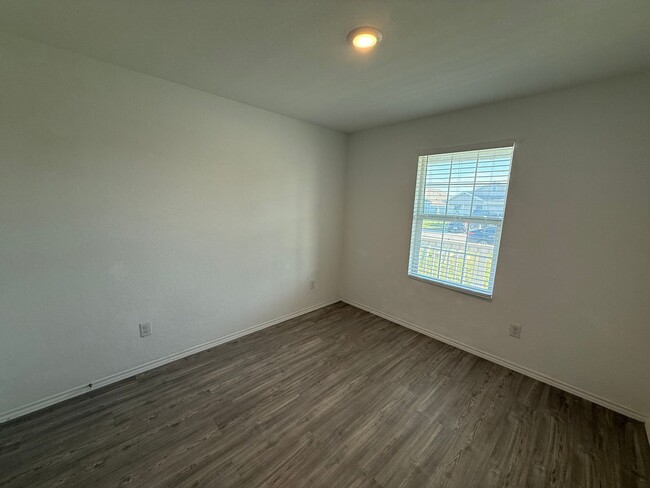 Building Photo - 3Bd 2Ba in Voss Farms Community, NBTX